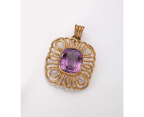 18 kt Gold Amethyst-Anhänger, 1950er Jahre,   GG 750/000, Meistermarke K. ? nicht identifiziert, gute Juwelierarbeit mit Gold