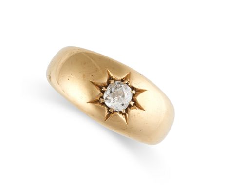NO RESERVE -&nbsp;AN ANTIQUE DIAMOND GYPSY RING, 1911 in 18ct yellow gold, the tapering band set with an old diamond of 0.35 