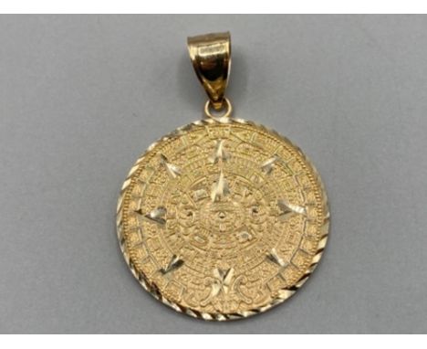 14ct gold brand new ex display large Mayan/Aztec sundial pendant 7.8g