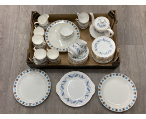 Royal Standard part tea set and six Nordic Midwinter dinner plates