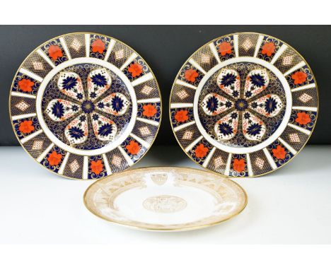 Pair of Royal Crown Derby Imari pattern plates no. 1128 together with a Spode Westminster Abbey plate with gilt detailing. Pl