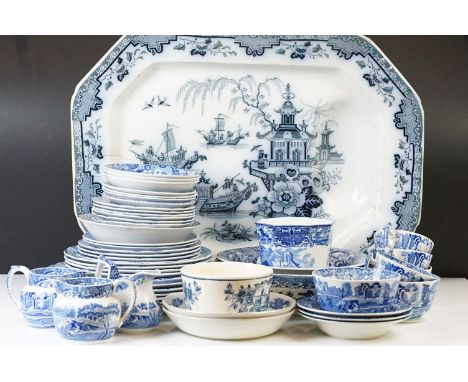 Copeland Spode Italian blue and white dinner service with plates, bowls, milk jugs and large blue and white Chinese design me