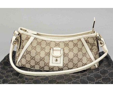 Gucci, Monogram Canvas Abbey D-Ring Shoulder Bag, sandfarbenes Canvas mit GG-Supreme-Logo im Rapport und Details aus beigefar