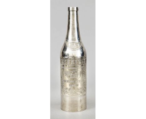 Flasche, 20. Jh., Silber punziert, runder Stand, gerader Korpus, Wandung mit Gravurdekor und Aufschrift 'Hennessy  Cognac', W
