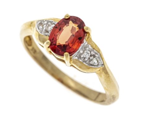 Granat-Brillant-Ring GG/WG 375/000 mit einem oval fac. Granat 7,32 x 5,43 mm in einem leicht braunstichigen Orange, Spessarti