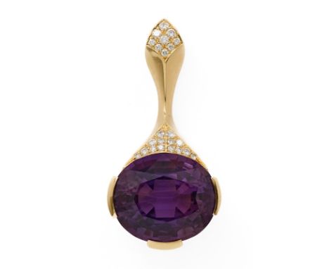 Gr. Amethyst-Brillant-Anhänger.18 kt GG, besetzt m. 1 gr. oval facettierten Amethyst (ca. 20 x 17 mm) u. 23 kl. Brillanten v.