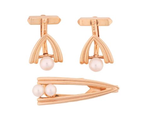 Mikimoto - a cased cufflink and tie pin set, of chevron design, the cufflink set with a round cultured pearl of 6.7 mm, fitte