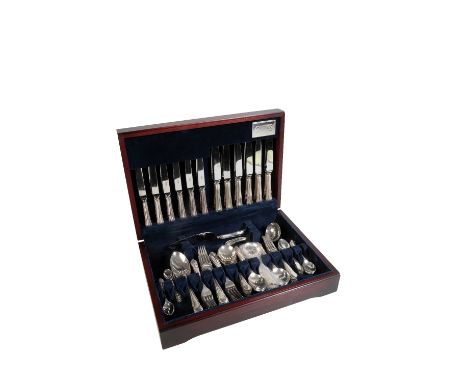 A MODERN SILVER DUBARRY PATTERN TABLE SERVICE BY CARR'S OF SHEFFIELD, Sheffield 1992, comprising: twelve table forks, four ta