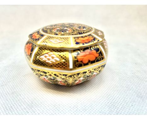 Royal crown derby lidded trinket box