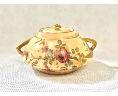 Royal Worcester 1326 twin handled lidded vase, height 6cm