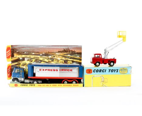 2 Corgi Toys. A Gift Set No.14, Hydraulic Tower Wagon with Lamp Standard, comprising Jeep wagon, figure and lamp post. Togeth