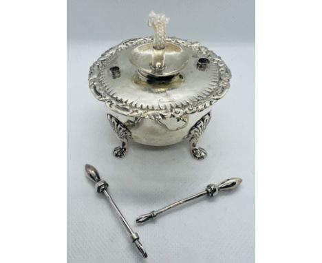 A footed sterling silver table lighter with liner and wick and both lighter batons. Marked for Deakin &amp; Francis, Birmingh