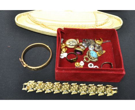 Jewellery - a 9ct gold hinge bangle, a bracelet etc