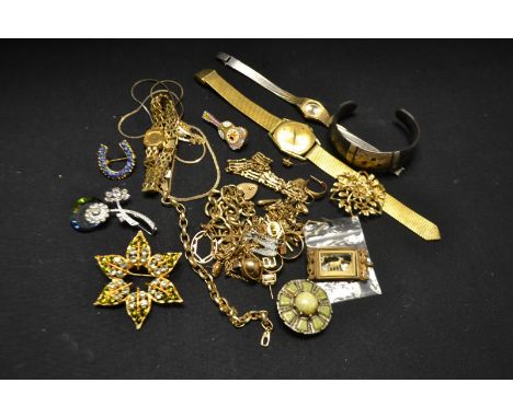 Jewellery - 9ct gold necklaces, bracelets, gate bracelet, cameo ring etc. 70g gross; costume jewellery, brooches watches etc,