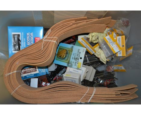 Trains 00 gauge - Peco wagon kits, Worthington's Box Van, Shell /BP Tanker, Royal Daylight Tanker, unbuilt;  Mainline, Dapol,