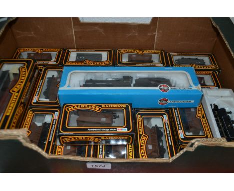 OO gauge Trains - an Airfix 4F Fowler 0-6-0 tank locomotive, BR black livery, No 44454, boxed;  a Hornby 0-6-0 Tank locomotiv