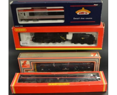 OO Gauge Trains - a Hornby R2393 2-8-0 Locomotive and tender, No 48773, BR black livery, associated box;  an R4003 GNER MK4 S
