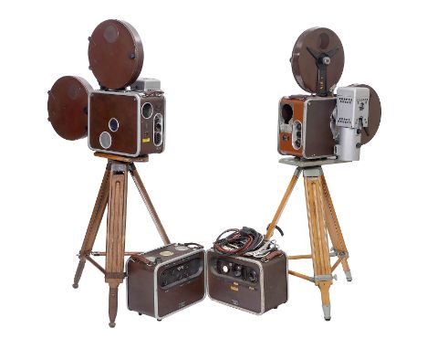 Wanderkinoanlage TK 35, um 1960  Carl Zeiss Jena. Die "Tonfilm-Koffer-Anlage 35" besteht aus zwei Filmprojektoren mit Feuersc