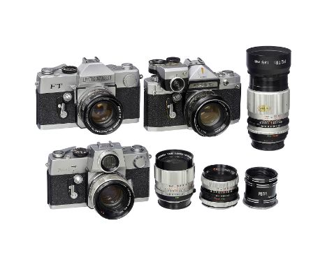 3 x frühe Petri SLR mit Optiken  Petri Camera Co., Japan. Alle Verschlüsse laufen, alle Optiken unter Punktlicht gut bis saub