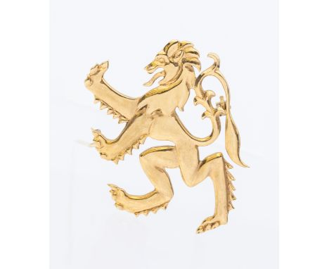 A George Tarratt 9ct brooch, designed by Geoffrey Bellamy design no 4, stylized lion motif, length approx 45mm, pin and rolle