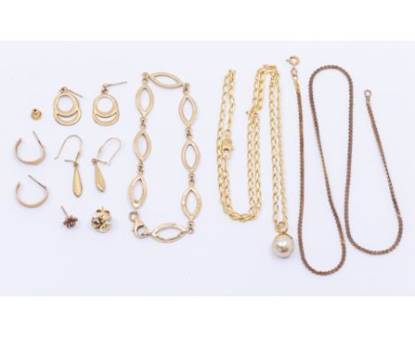 Quantity of weighable 9ct gold and yellow metal jewellery, including 9ct gold chain and 9ct gold bracelet, combined weight ap