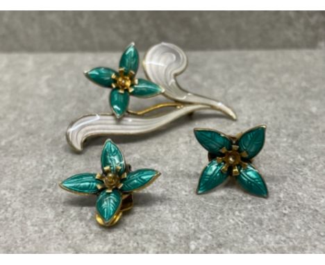 RARE NORWAY AKSEL HOLMSEN MATCHING SILVER AND ENAMEL BROOCH AND CLIP EARRINGS FULLY MARKED
