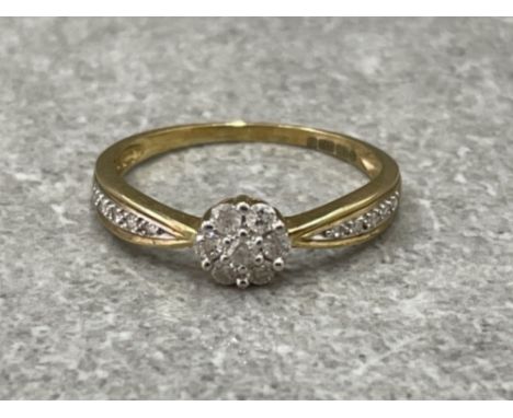 9CT GOLD DIAMOND CLUSTER RING 1.7G SIZE Q1/2