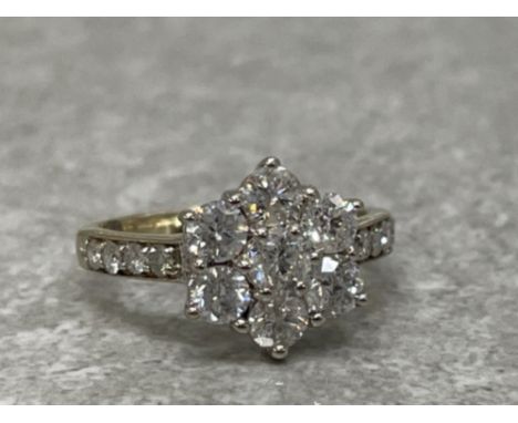 WHITE GOLD DIAMOND CLUSTER RING APPROX 1.5CTS 3.3G SIZE J