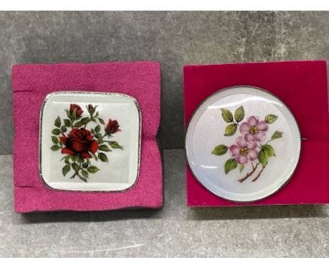 2 STERLING SILVER GUILLOCHE ENAMEL BROOCHES IN LOVELY CONDITION MARKED BIRMINGHAM 1948 AND SQUARE BROOCH MARKED BIRMINGHAM 19