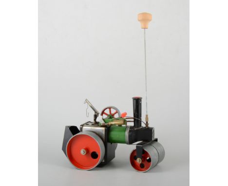 Mamod live steam traction engine.