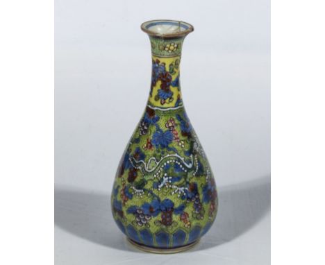 A Chinese 18th century Qing Kangxi Amsterdam Bont Yuhuchunping porcelain vase