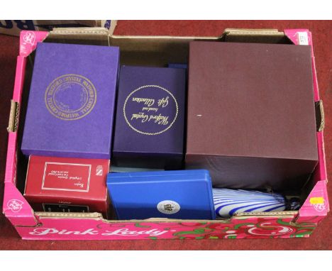 A box of various glassware, to include Watford Crystal and a Nailsea type glass rolling pinCondition report: All boxes contai