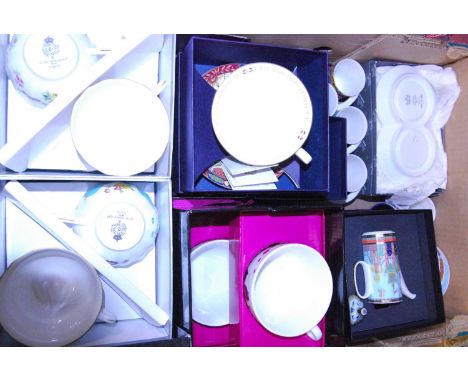A box of miscellaneous items, to include boxed Royal Worcester tea cups and saucers in the Foxglove and Primula patterns, Roy