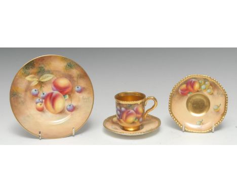 A Royal Worcester circular side plate, painted by Roberts, signed, with peaches and blueberries on a mossy ground, gilt line 