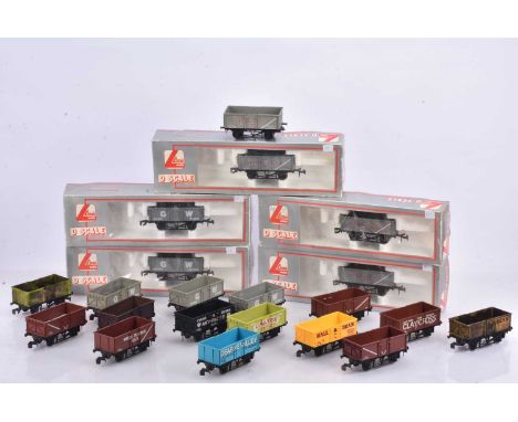 Lima and other makers 0 Gauge boxed and unboxed Goods Rolling Stock,  Lima, SNCF Freightliner wagon with three Containers, br