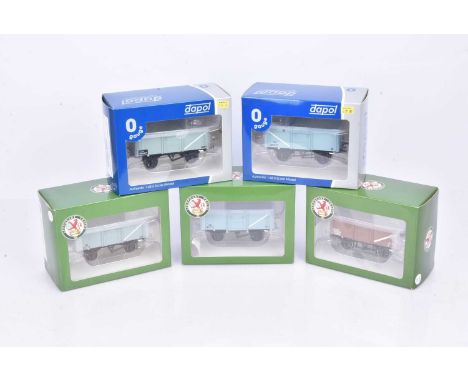 Dapol and Lionheart Trains 0 Gauge BR Mineral wagons, Dapol grey 7F-030-050 and 7F-030-001, Lionheart grey 302B-5 and 301B-4 