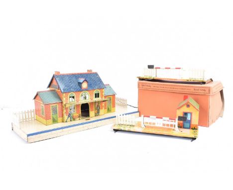 French Hornby 0 gauge Level Crossing and No 2Station, Level Crossing with barriers and Keepers Hut, in original box, G-VG, bo