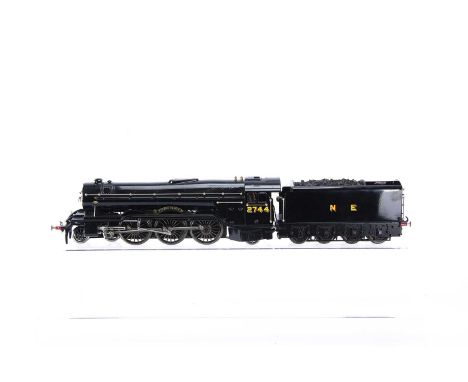 An ACE Trains 0 Gauge 2- or 3-rail LNER 'A3' class 4-6-2 Locomotive and Tender 'Grand Parade', ref E6, finished in wartime NE