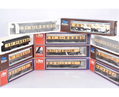 Ten Lima 0 gauge Great Western chocolate and cream Coaches, Full 2nd 5105 (3), Brake 2nd 5003 (8), eight in original boxes an