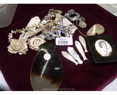 Miscellaneous costume jewellery, horn spoon and an oval portrait (print) of Queen Elizabeth II