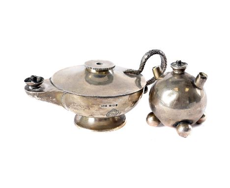 A George V silver Roman style oil table lamp lighter, together with a small spherical table lighter, dented, 11.3 ozt (2) 