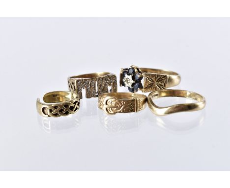 Five 9ct gold rings, including a child's signet ring, a MUM ring, a sapphire example, a wishbone shaped ring and a toe ring, 