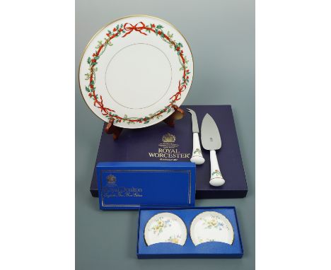 Boxed Royal Worcester cake plate and boxed Royal Doulton pin dishes