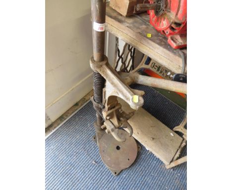 VINTAGE BLACK AND DECKER BENCH DRILL STAND. (AF)