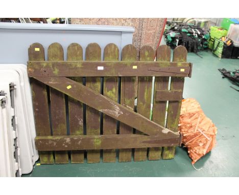 Wooden garden gate, 106 cm long x 92 cm high 