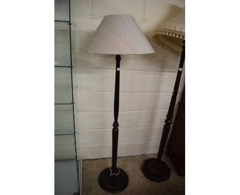DARK WOOD STANDARD LAMP WITH SHADE
