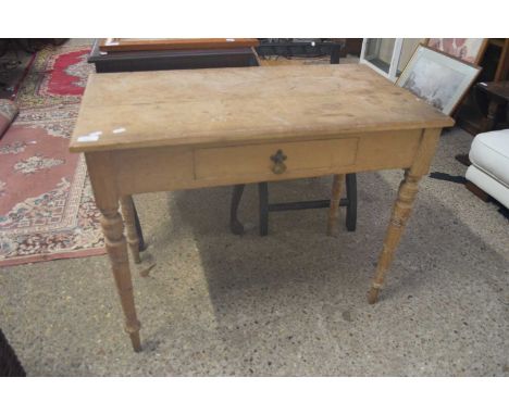 LATE VICTORIAN LIGHT OAK SIDE TABLE, 91CM WIDE
