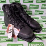 Vibram combat ski boots - Black - unknown size - no label, 6x pairs of Safety conductive boots