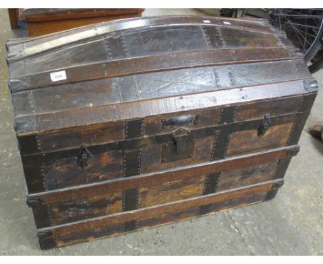 Vintage metal and wooden banded. domed top trunk.(B.P. 24% incl. VAT)