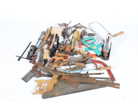 A collection of vintage wood working tools. Noting Stanley planes numbers 4, 7 and a Record 0120, a good range of drill bits,